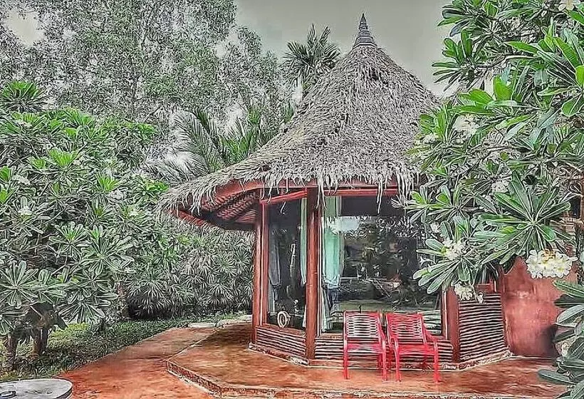 ホテル Amphawa Club