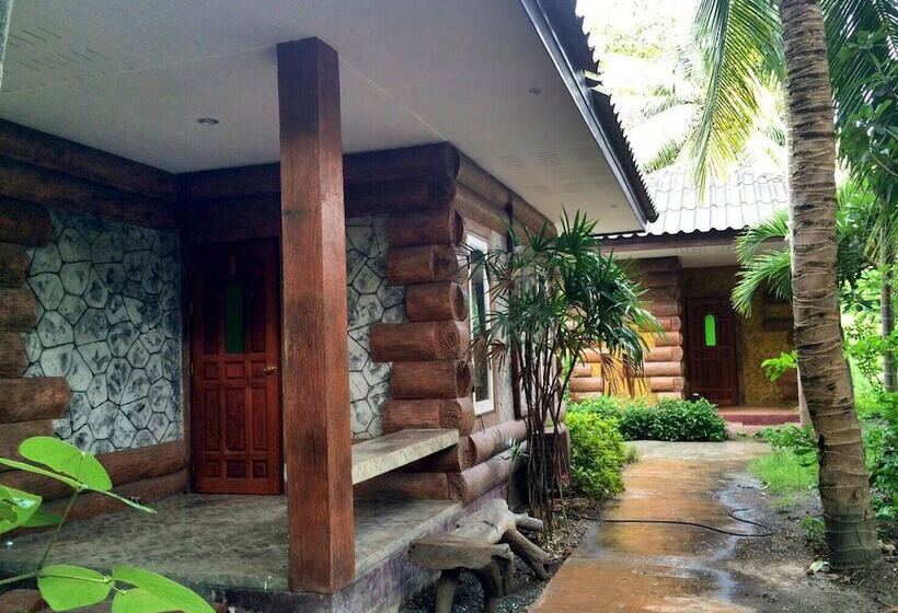 فندق Amphawa Club