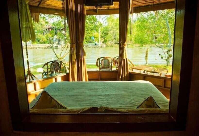 فندق Amphawa Club