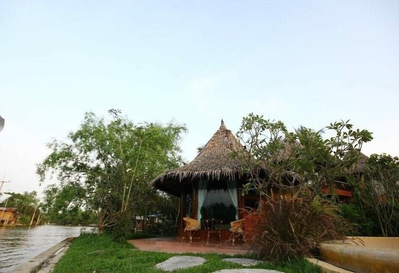 فندق Amphawa Club