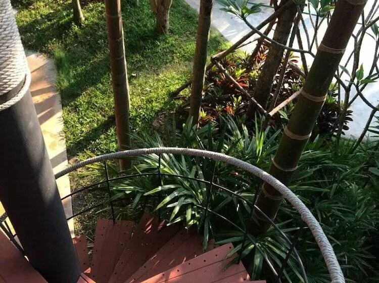 ホテル Amphawa Club