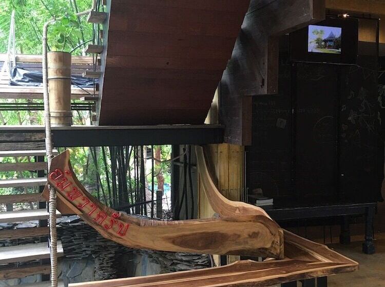 فندق Amphawa Club