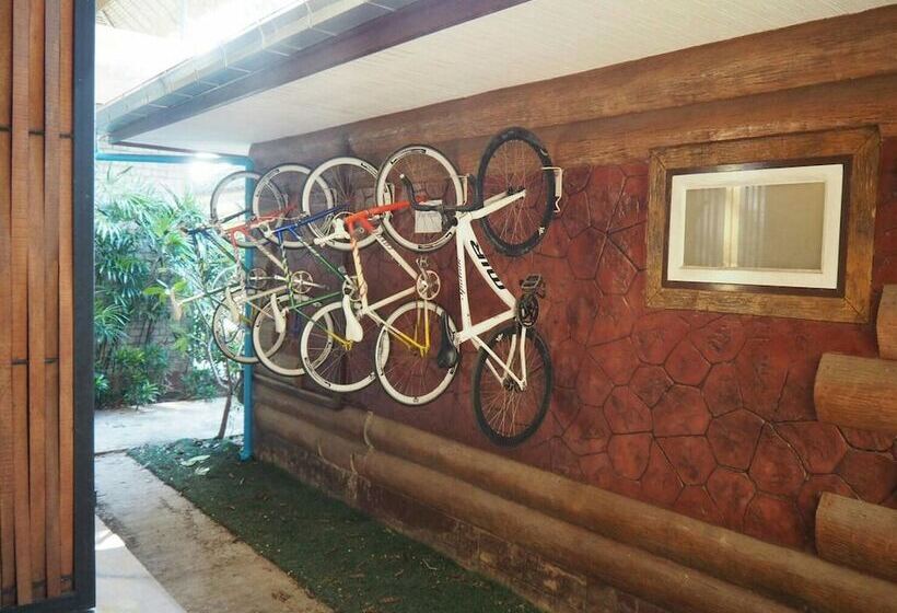 فندق Amphawa Club