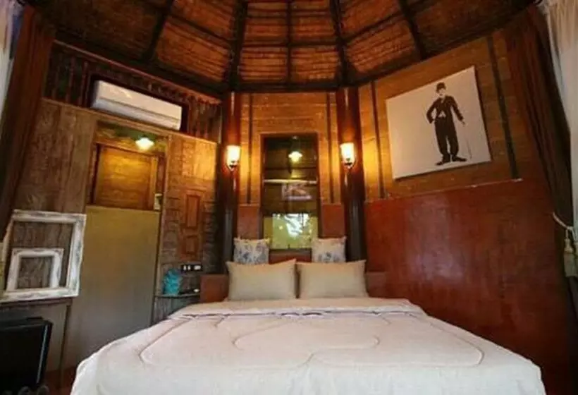 ホテル Amphawa Club