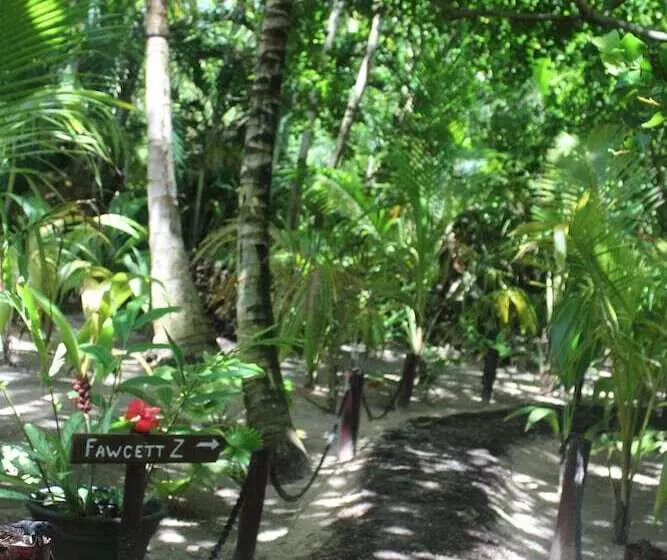 Hotelli Little Corn Beach And Bungalow