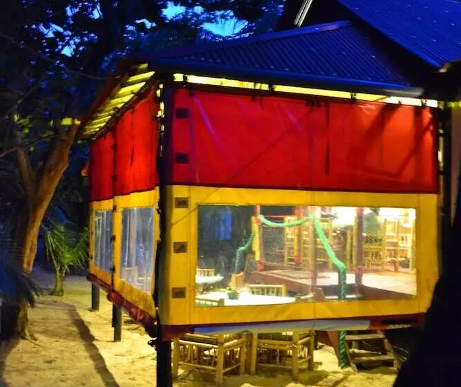 Hotelli Little Corn Beach And Bungalow