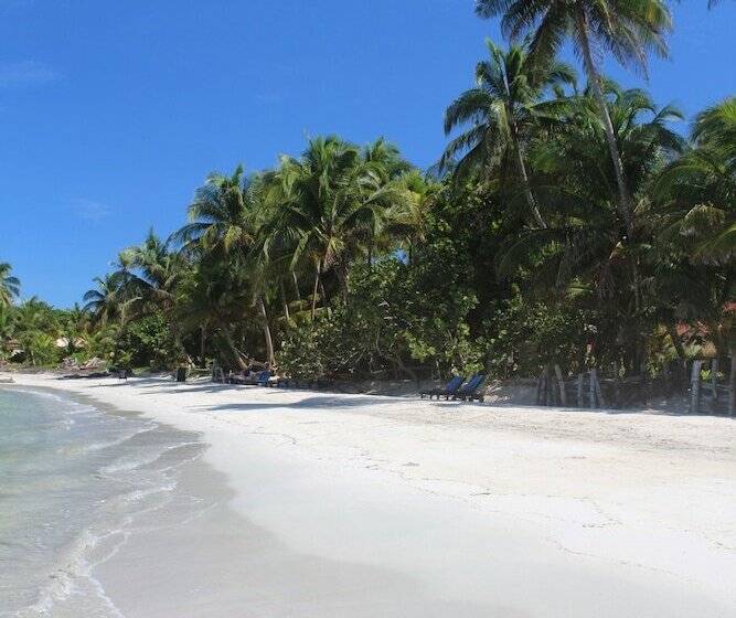 هتل Little Corn Beach And Bungalow