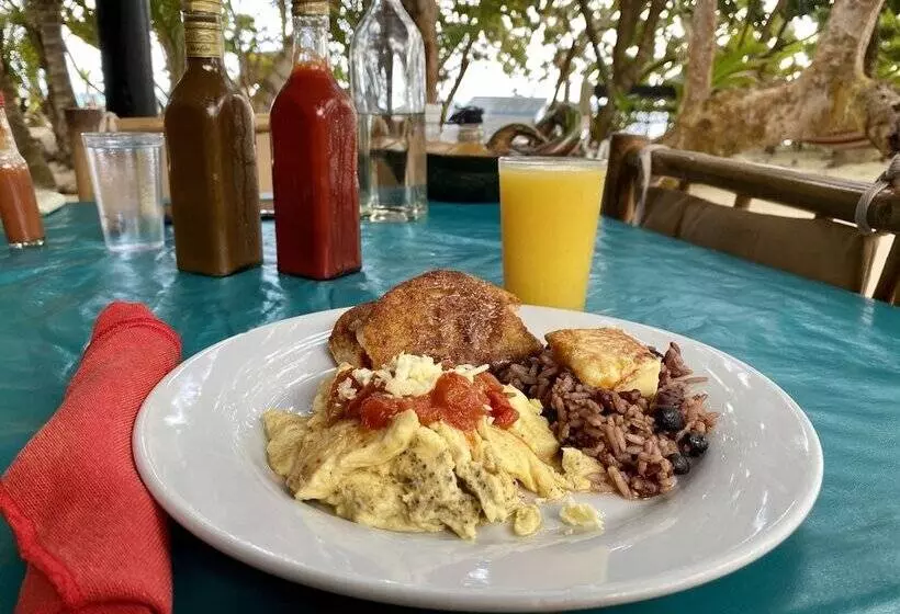 Hotelli Little Corn Beach And Bungalow