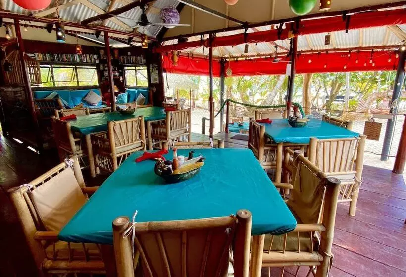 Hotelli Little Corn Beach And Bungalow