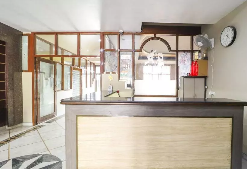 ホテル Capital O 49883  Sutlej Classic