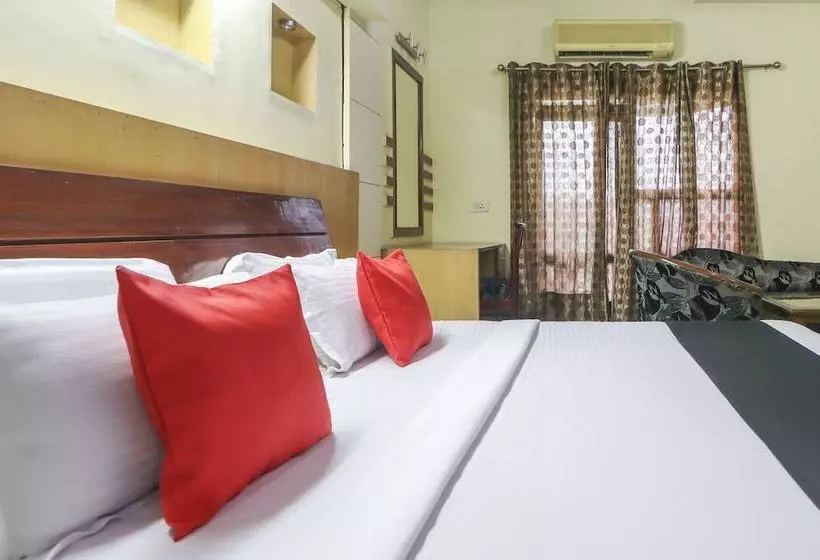 ホテル Capital O 49883  Sutlej Classic