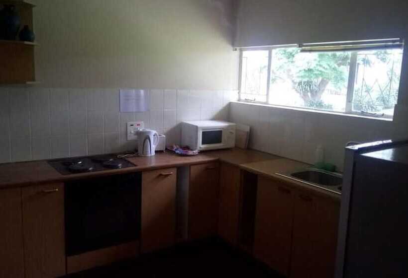 Пансион Emoyeni Country Lodge