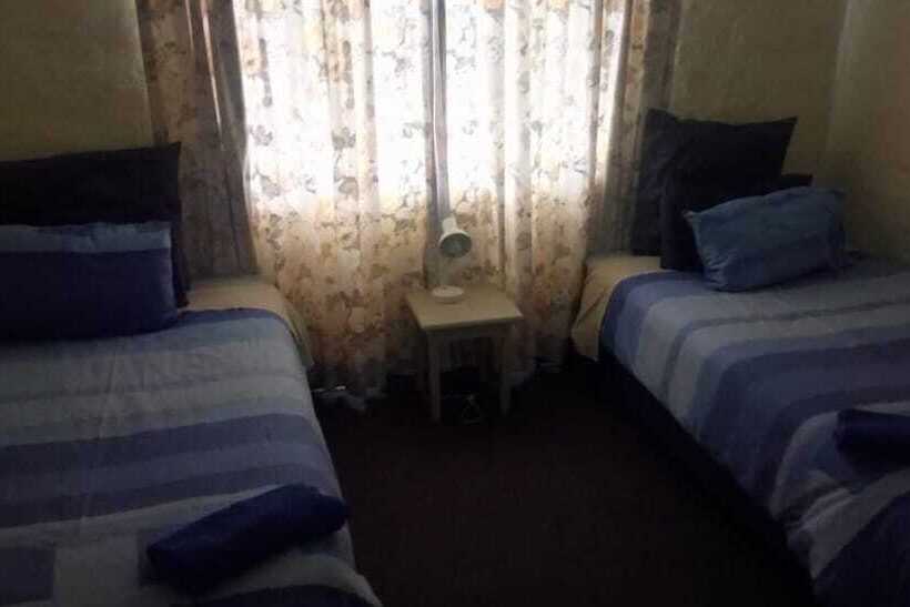 Пансион Emoyeni Country Lodge