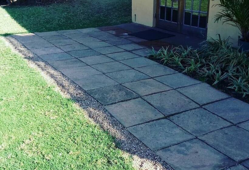 Пансион Emoyeni Country Lodge