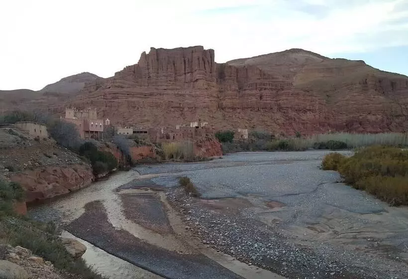 Majatalo Kasbah Tialouite