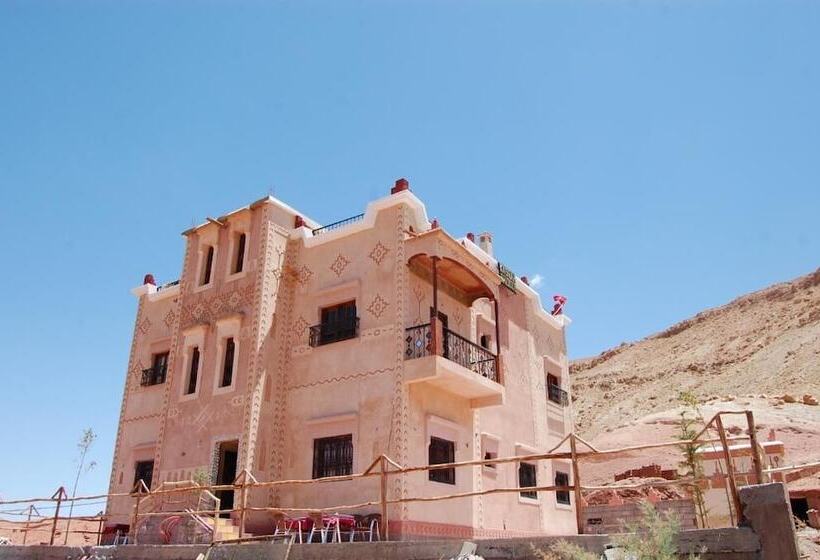 펜션 Kasbah Tialouite