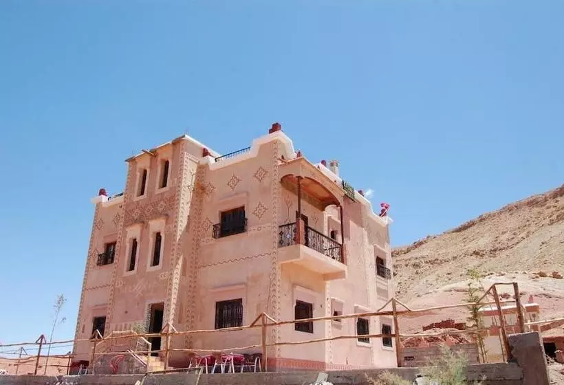 Majatalo Kasbah Tialouite