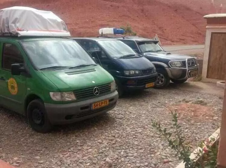 Majatalo Kasbah Tialouite