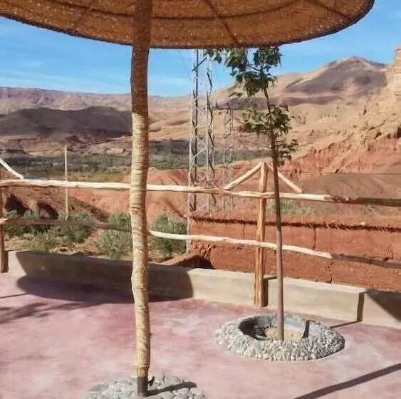 Majatalo Kasbah Tialouite