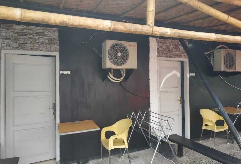 ユースホステル Bunar Tunggal