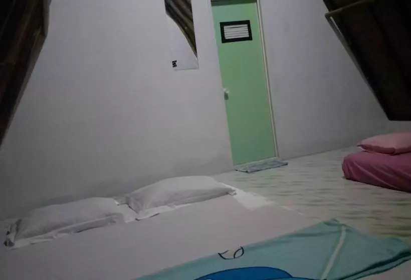 ユースホステル Bunar Tunggal