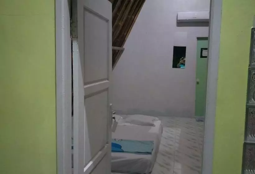 ユースホステル Bunar Tunggal