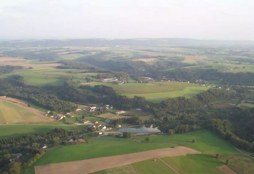 ベッドアンドブレックファースト Chambres D Hôtes La Charmante