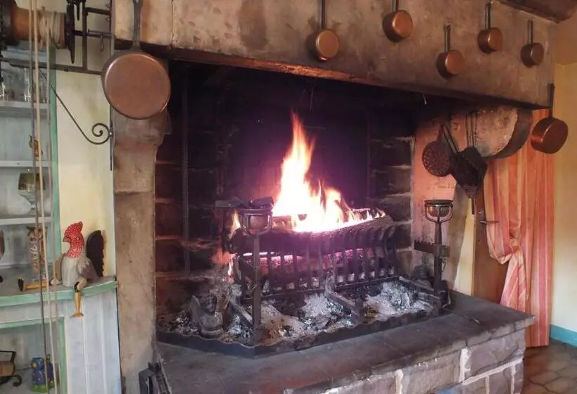 ベッドアンドブレックファースト Chambres D Hôtes La Charmante