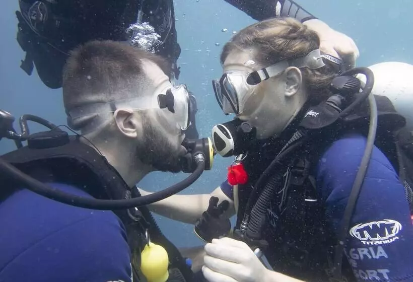 Hotelli Alegria Dive Resort