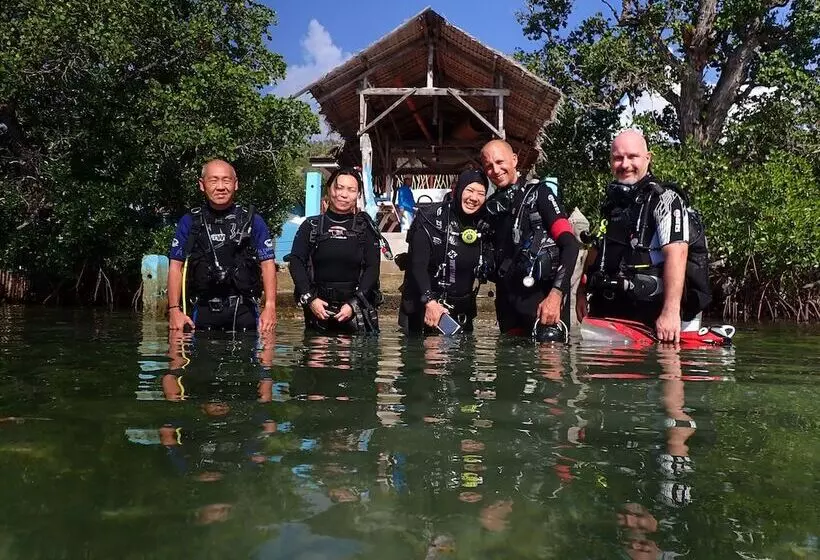 Hotelli Alegria Dive Resort