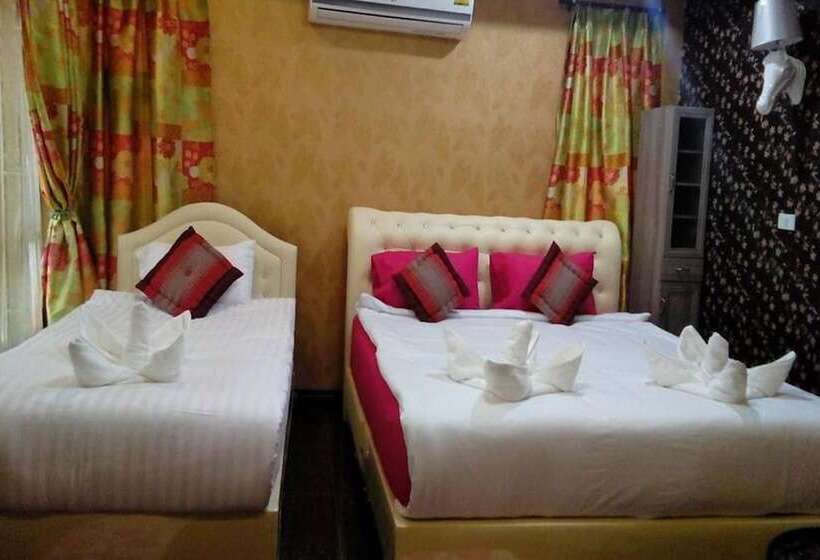 Hotel Palmchwa Resort