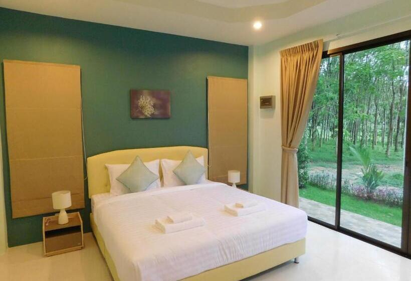 هتل Phuket Sirinapha Resort