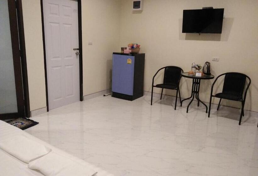 هتل Phuket Sirinapha Resort