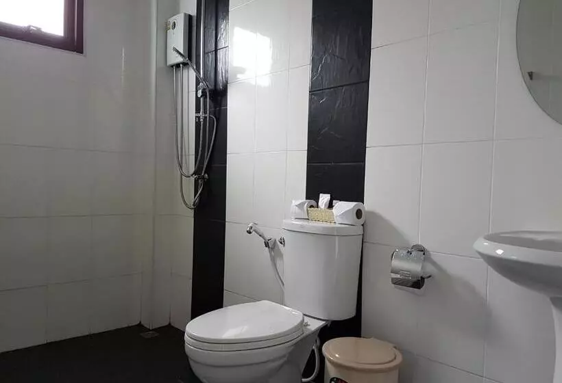 ホテル Phuket Sirinapha Resort