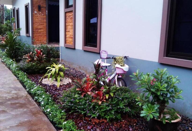 هتل Phuket Sirinapha Resort