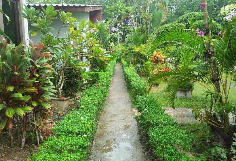 هتل Phuket Sirinapha Resort