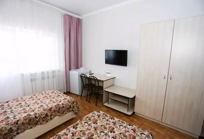 Hotelli Zvezda Tamani