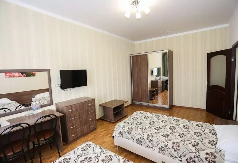 Hotelli Zvezda Tamani