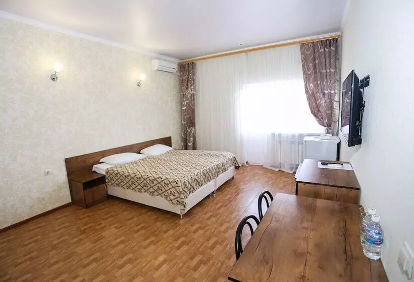 Hotelli Zvezda Tamani