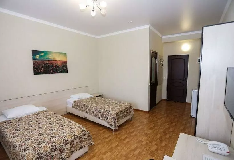 Hotelli Zvezda Tamani