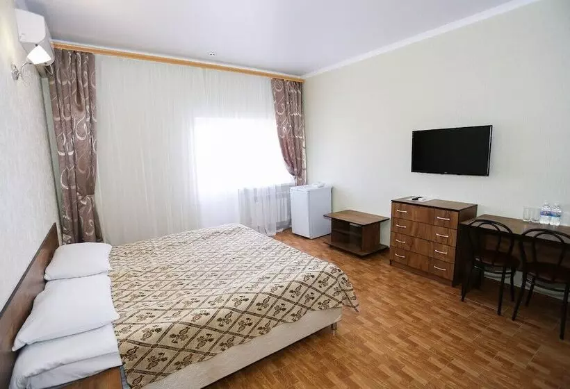 Hotelli Zvezda Tamani