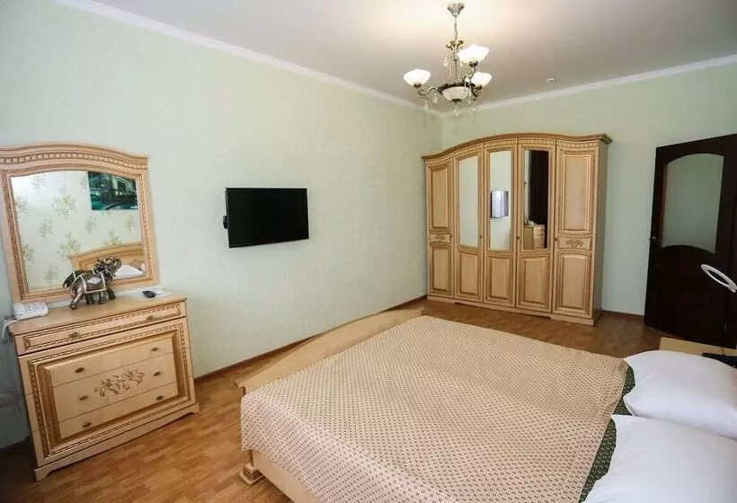 Hotelli Zvezda Tamani