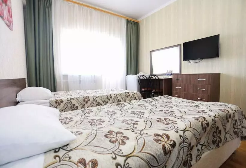 Hotelli Zvezda Tamani