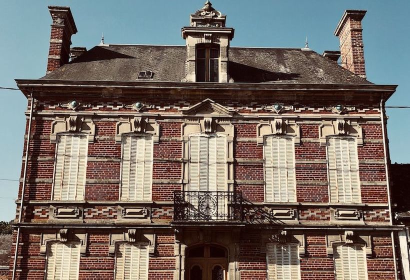 Le Manoir De Le Quesnel