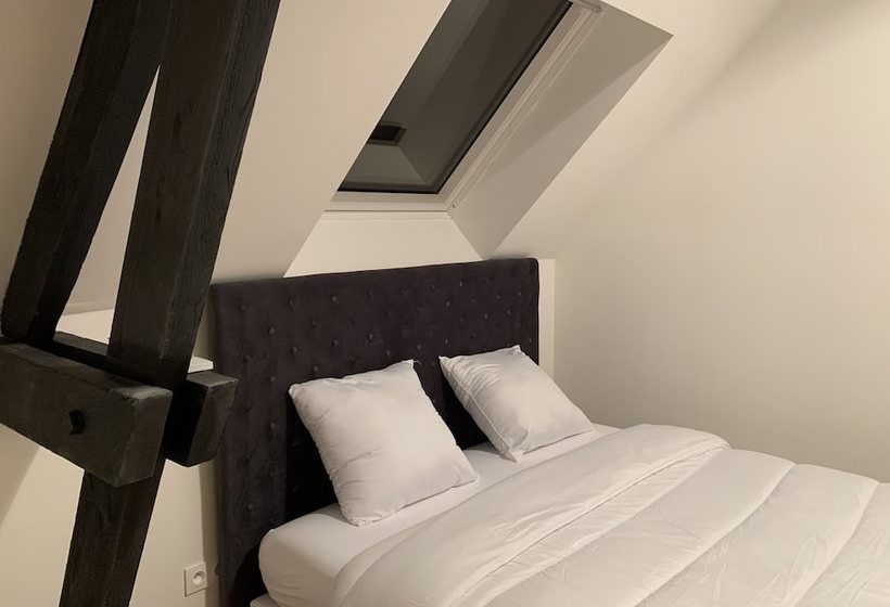 Le Manoir De Le Quesnel