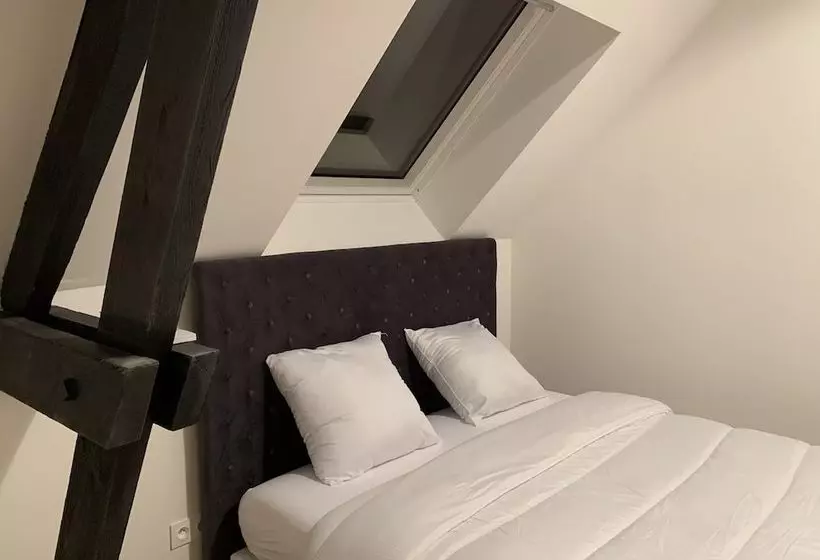Le Manoir De Le Quesnel