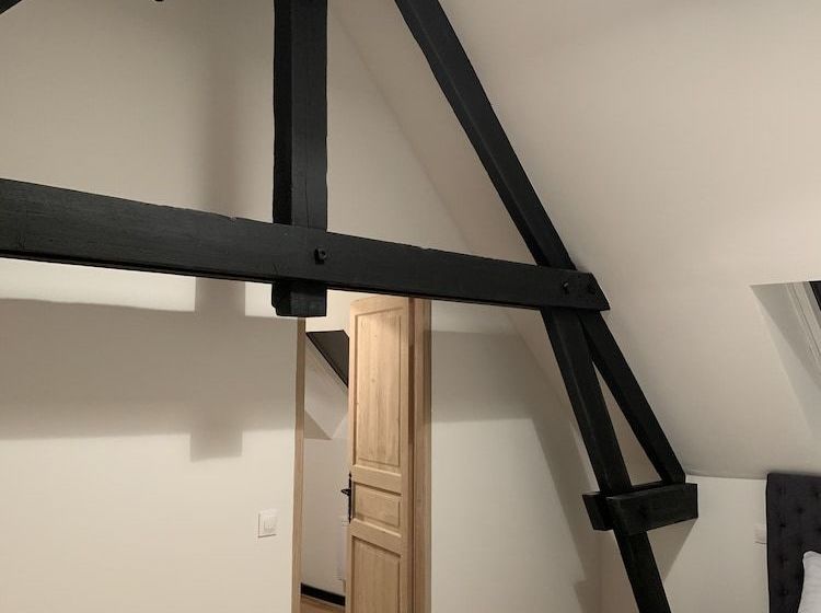 Le Manoir De Le Quesnel