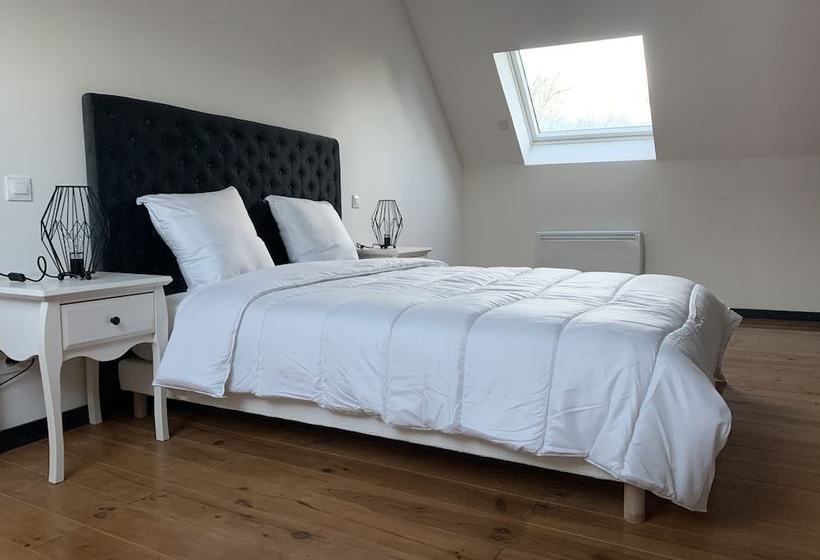 Le Manoir De Le Quesnel