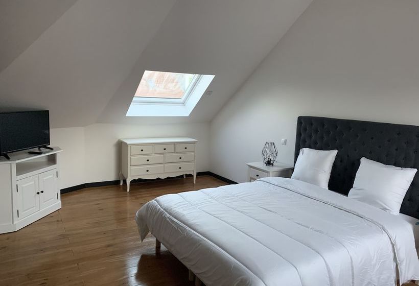 Le Manoir De Le Quesnel