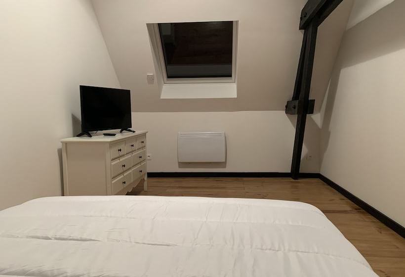 Le Manoir De Le Quesnel